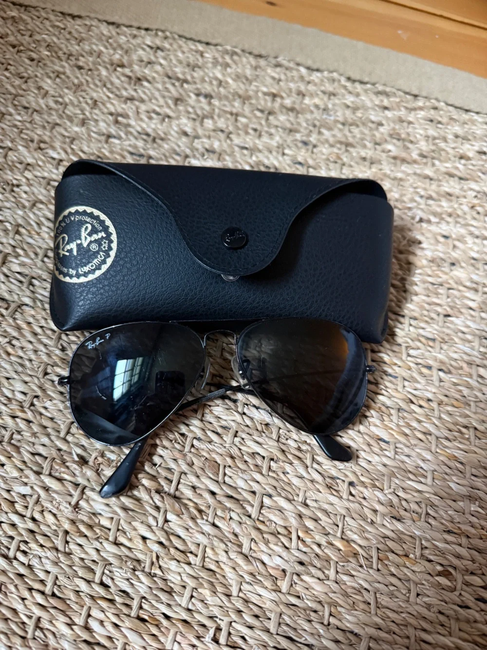 Polarized Ray-Ban Black Aviator Sunglasses with Black Case
